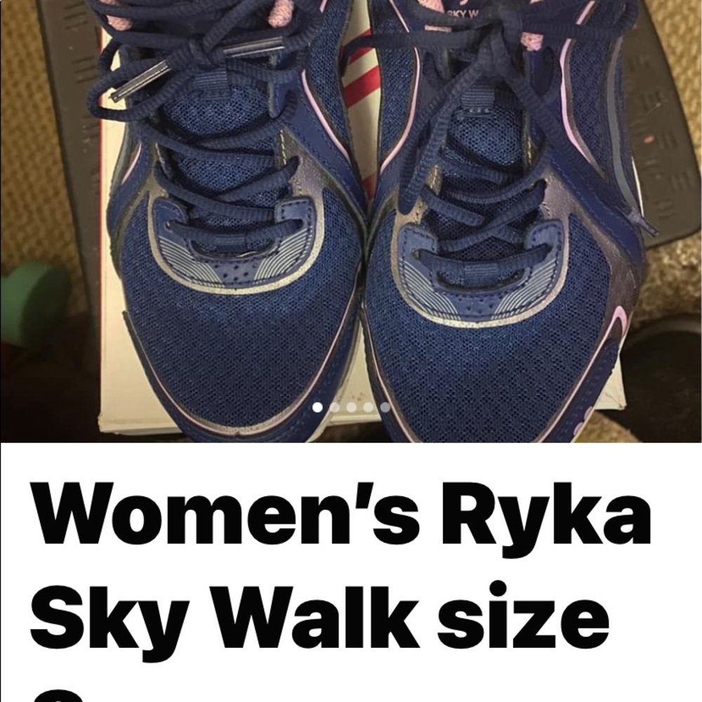 Women’s size 8 Rayka